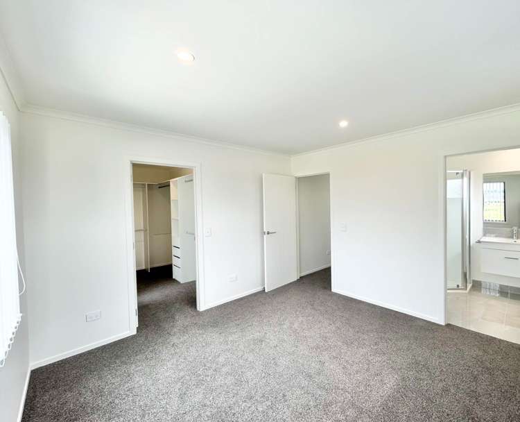 Malahide Drive Flat Bush_11