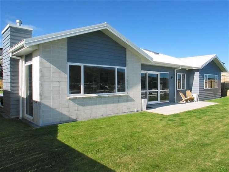 3 Linda Burke Way Aotea_24