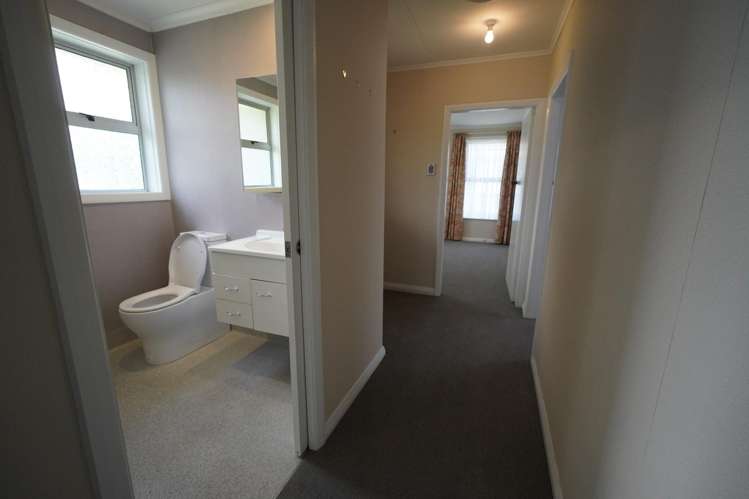 9 Bristol Crescent Roslyn_7