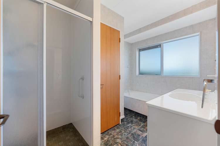 2/174 Spa Road Taupo_12