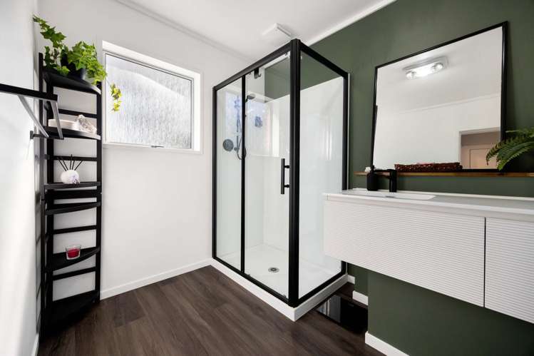 5 Lorraine Place Glenview_14
