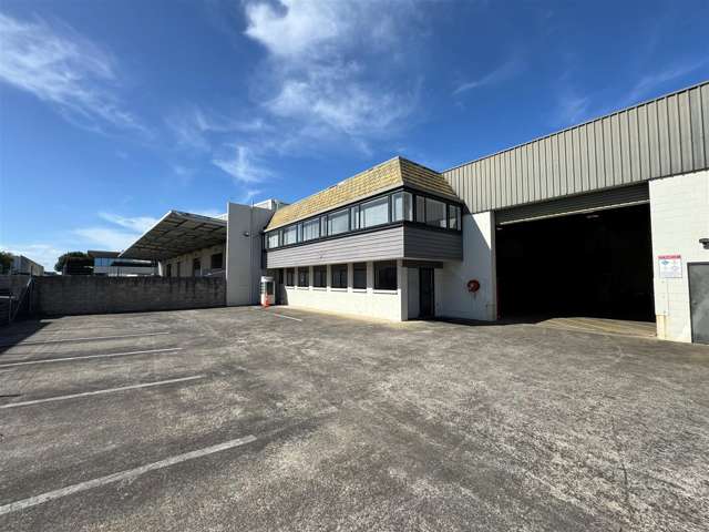 CBRE | Versatile Unit with Container Capability