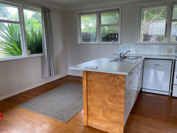 33 Henderson Crescent Parkvale_5