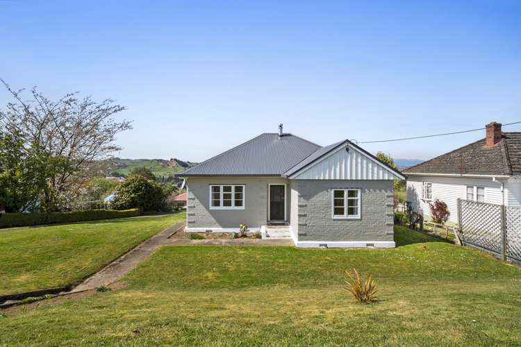 8 Lark Street Taihape and Surrounds_24