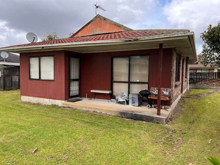 2/14 Sturges Road Henderson_3