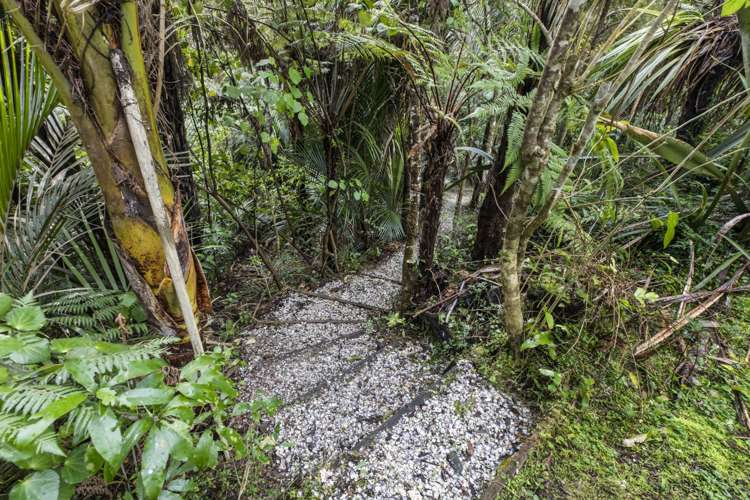 74 Laingholm Drive Laingholm_16