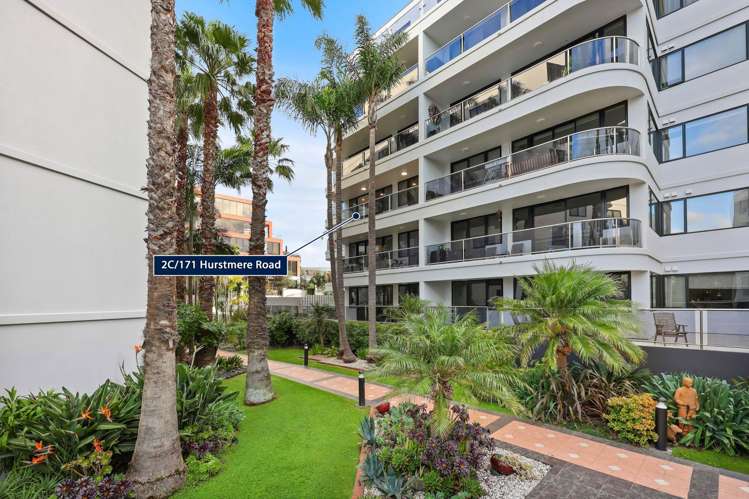 2C/171 Hurstmere Road Takapuna_44