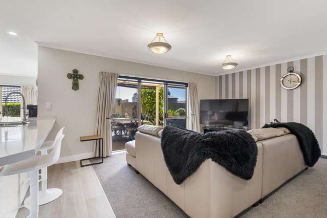 6 Downing Place Welcome Bay_2