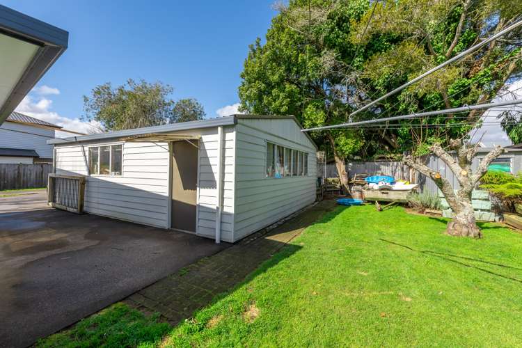 63a Beach Road Pahurehure_23