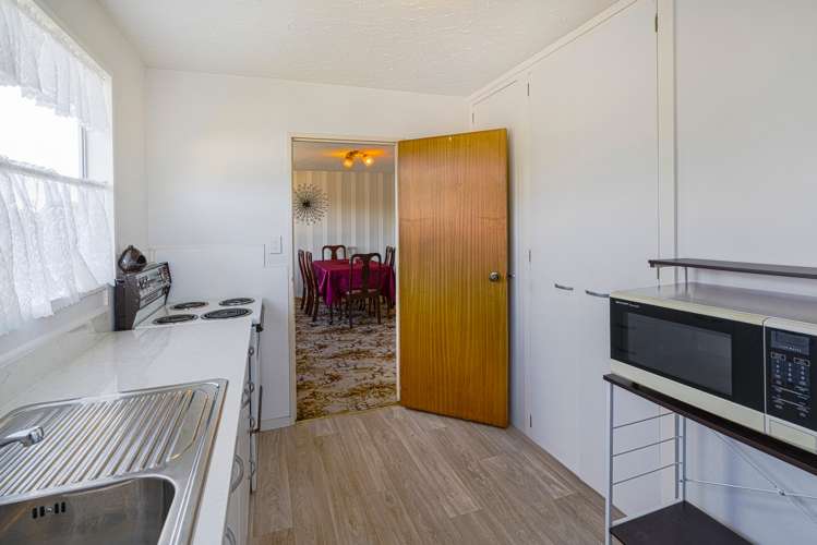 2/5 Salford Avenue Redwood_13