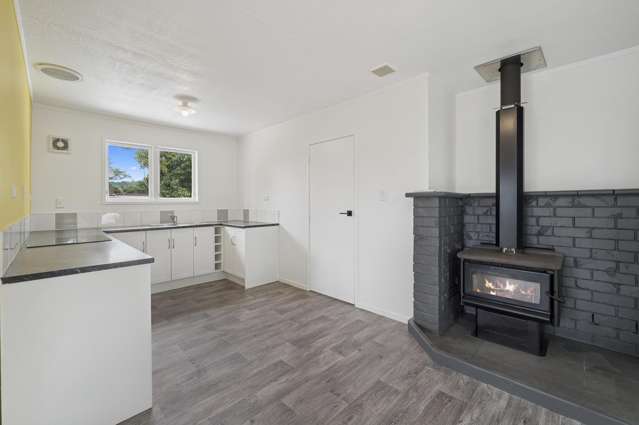 44 Joanne Crescent Pukehangi_4