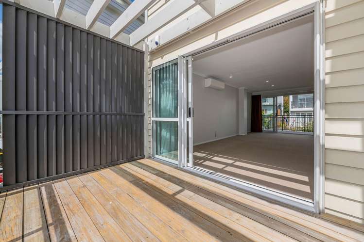 6 Panakenake Way Flat Bush_5