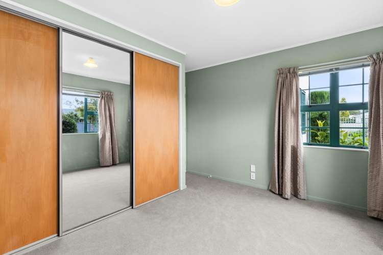 199 Frimley Oaks Frimley_4