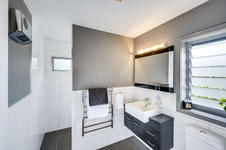 35 Sandown Lane Havelock North_13