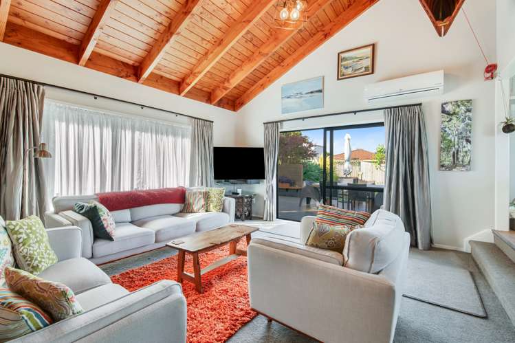 17 Leiden Place Totara Vale_11