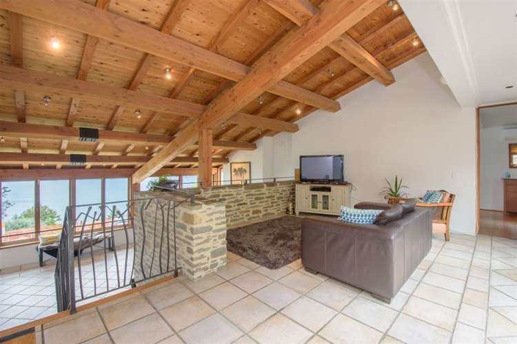 143 Wynyard Crescent Fernhill/Sunshine Bay_11