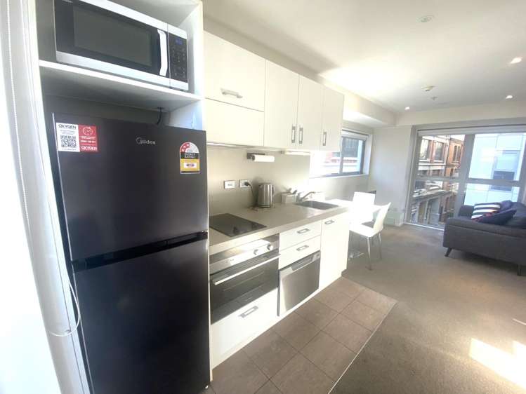215/72-82 Taranaki Street 2185_2