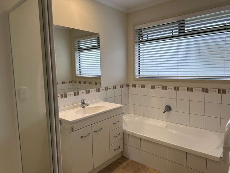 15 Kestrel Avenue Welcome Bay_11