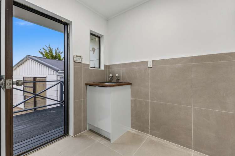 2/9 Maplesden Drive_4