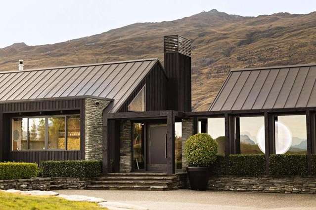 Wealthy buyers flying in every two weeks: Lodge sells for $16.5m as Queenstown feels the heat