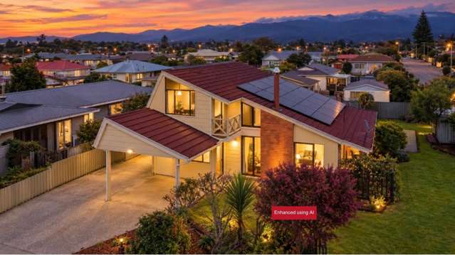 Solar, Swimming & Central Living