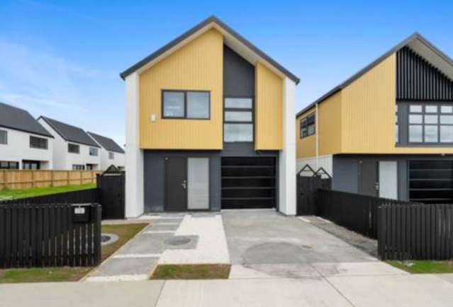 Polished & Flowing Standalone with Garage