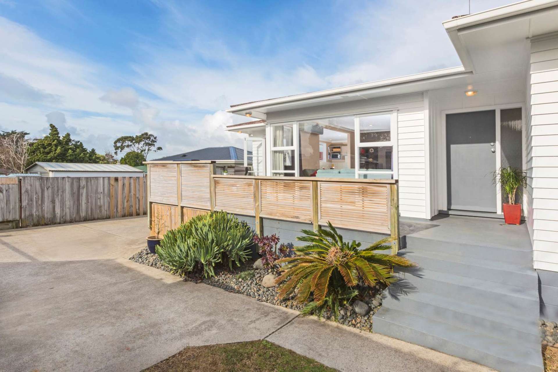 8 De Thiery Place Pakuranga Heights_0