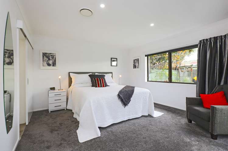 3 Kensington Drive Taradale_11