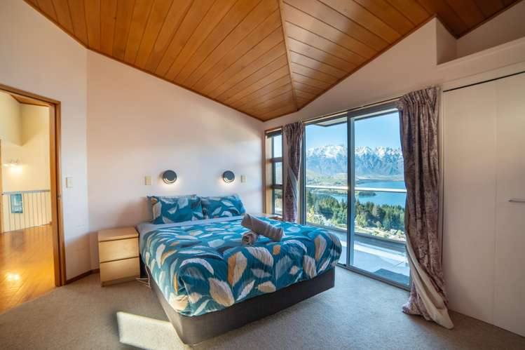 132 Wynyard Crescent Fernhill/Sunshine Bay_8