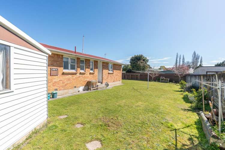 33 Garden Heights Avenue Glenview_20