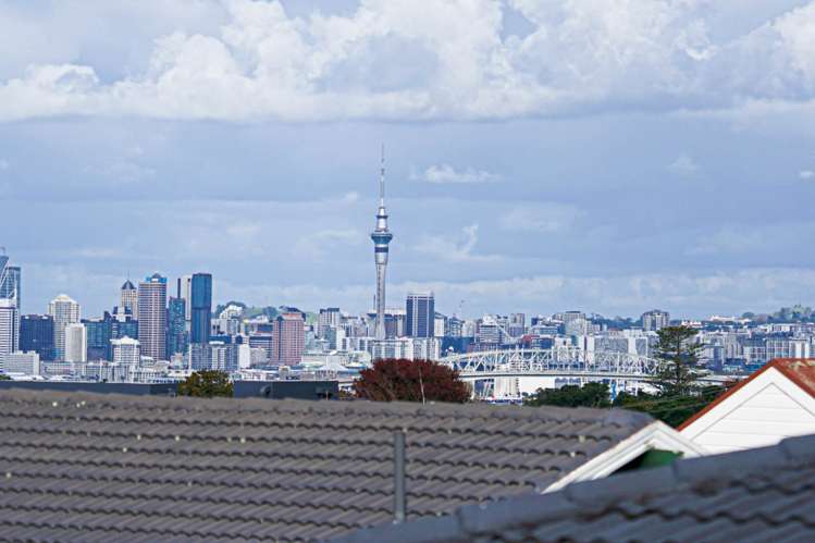 2/20 Tui Glen Road Birkenhead_13