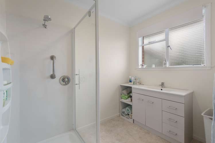 139 Easther Crescent Kew_12