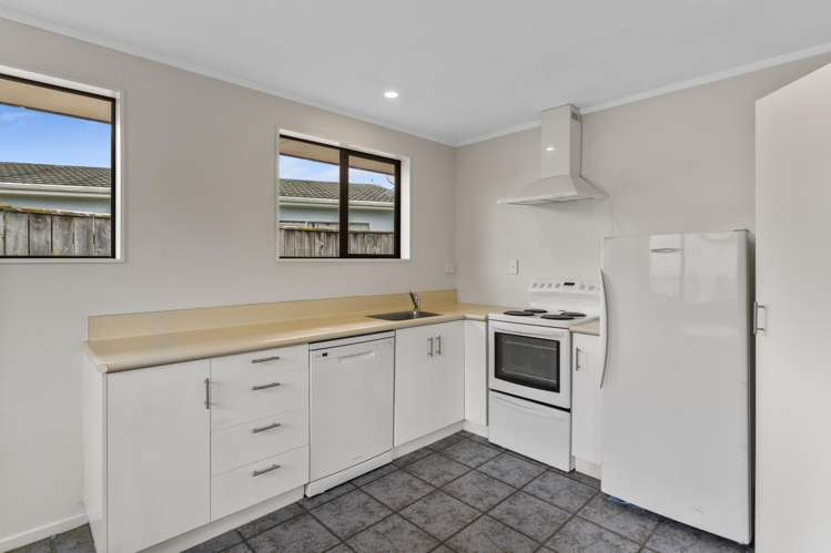 68 Aldinga Avenue Stoke_6