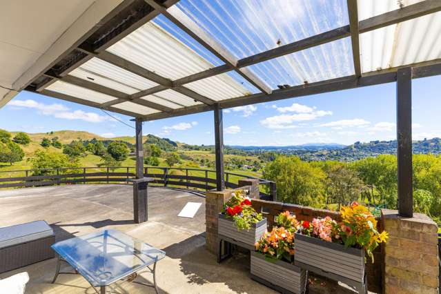 Spacious Family Living with Stunning Rural Outlook