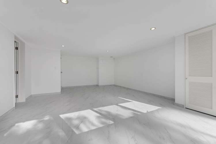 2/4 Fairlea Road Te Atatu South_10