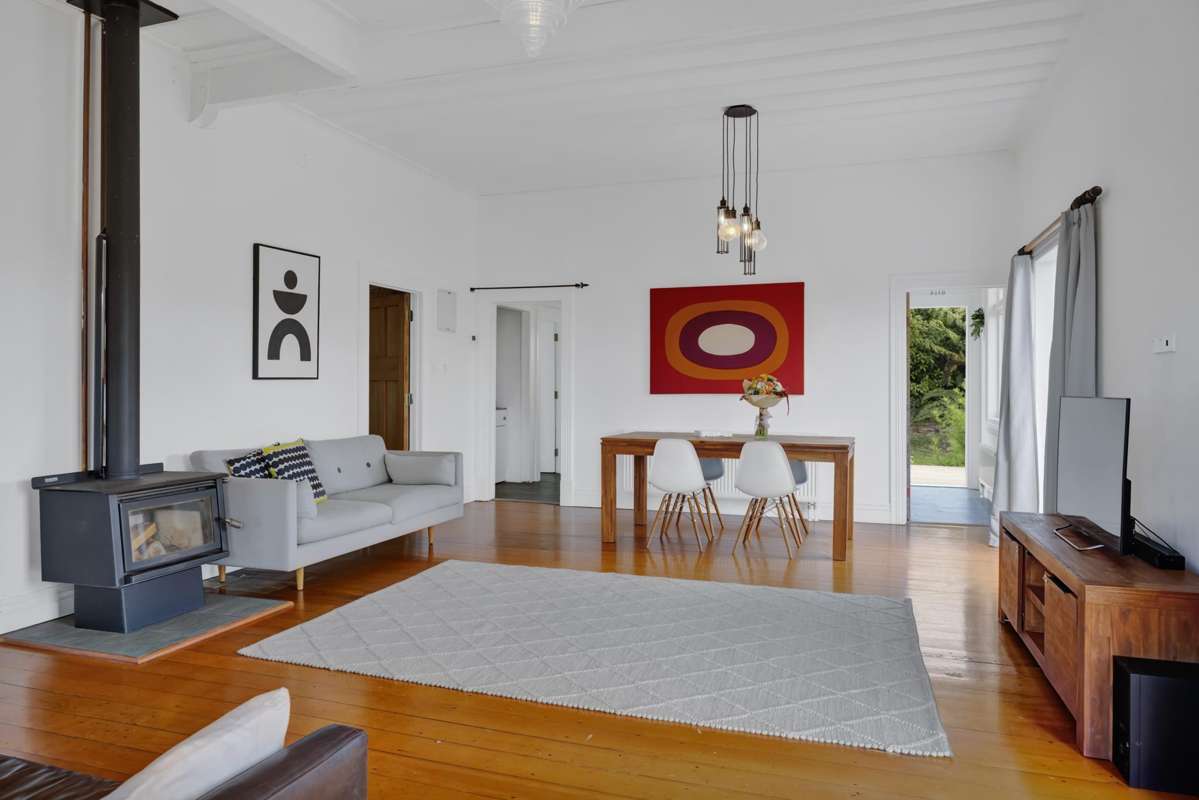 602 Pembroke Road West_1