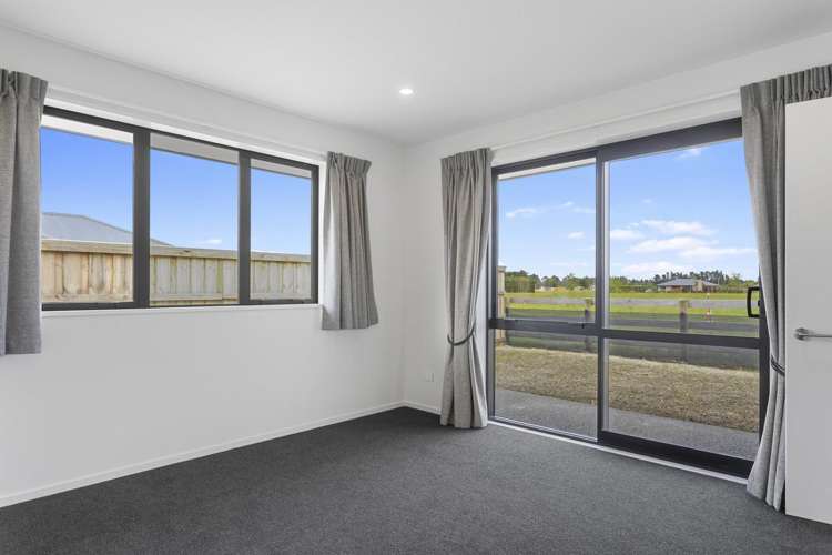 32 Plover Avenue Amberley_9