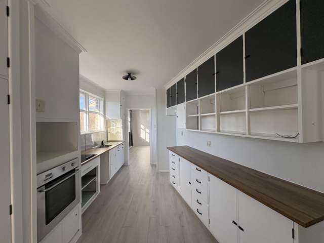 587 Queen Street 10516_1