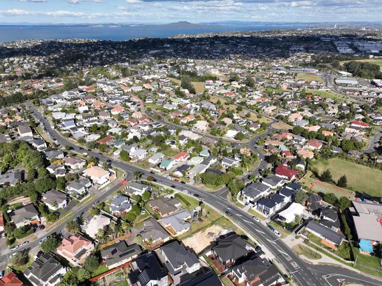 39 Spencer Road Oteha_14