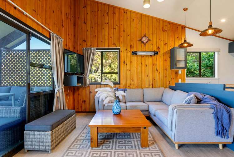 5B Kingfisher Road Takamatua_24