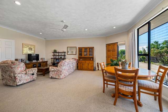 2/65 Havelock Street Renwick_1