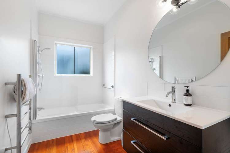 54 Dignan Street Point Chevalier_12