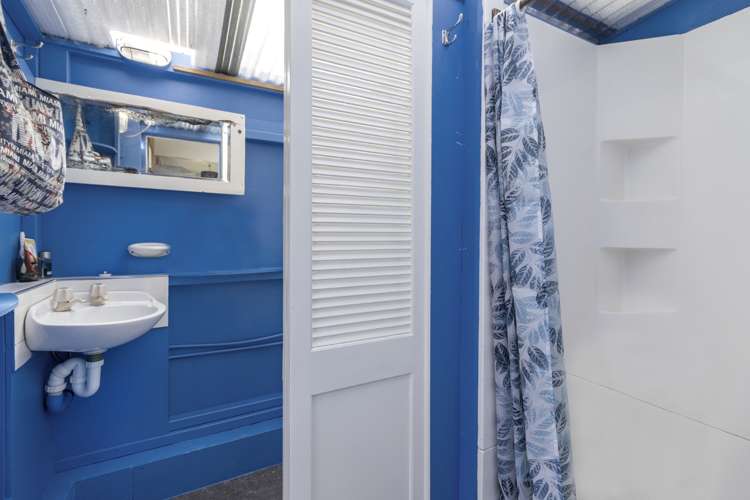 21 Beatty Parade Surfdale_12