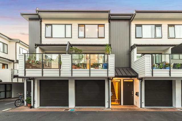 Spacious & Effortless Living with Tandem Garage