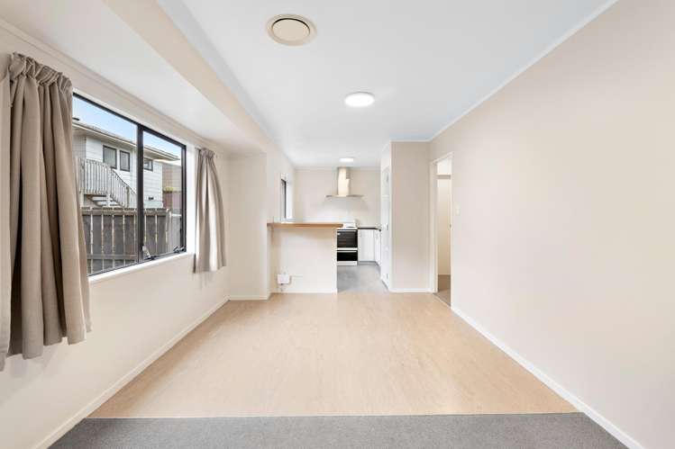 1 and 2/58 St Annes Crescent Wattle Downs_26