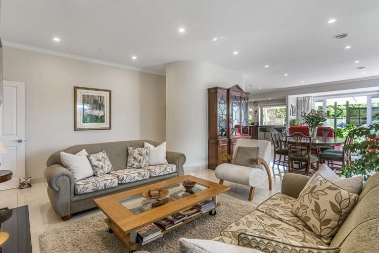 1 Fraser Road Narrow Neck_6