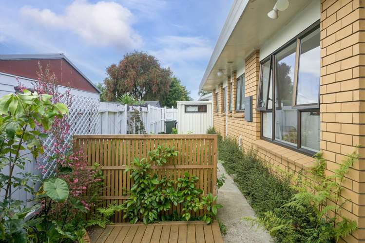 8 Conrad Place Leamington_15