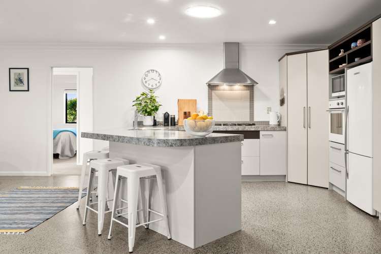 110 Rowesdale Drive Ohauiti_2