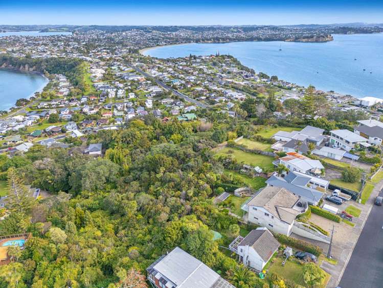 35 Roberts Road Matakatia_33