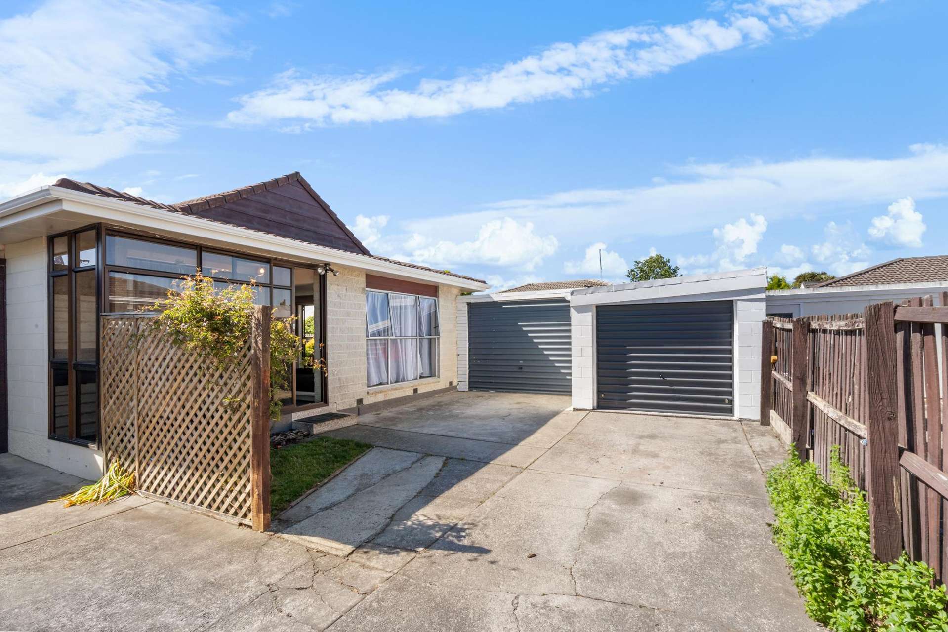 2/28 Prestons Road Redwood_0